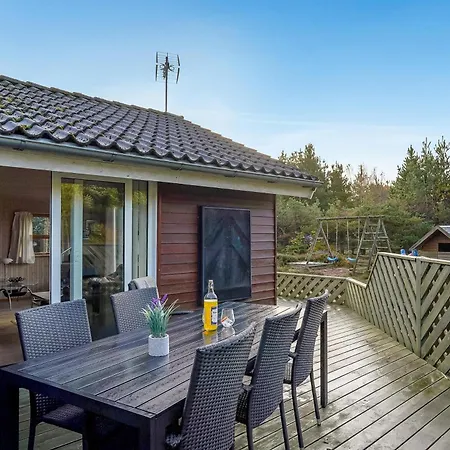Holiday home Cozy And Spacious Near Torup Close To The North Sea,