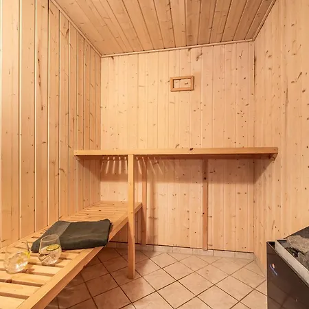 Cozy And Spacious Near Torup Close To The North Sea,