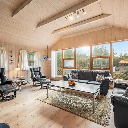 Holiday home Cozy And Spacious Near Torup Close To The North Sea,